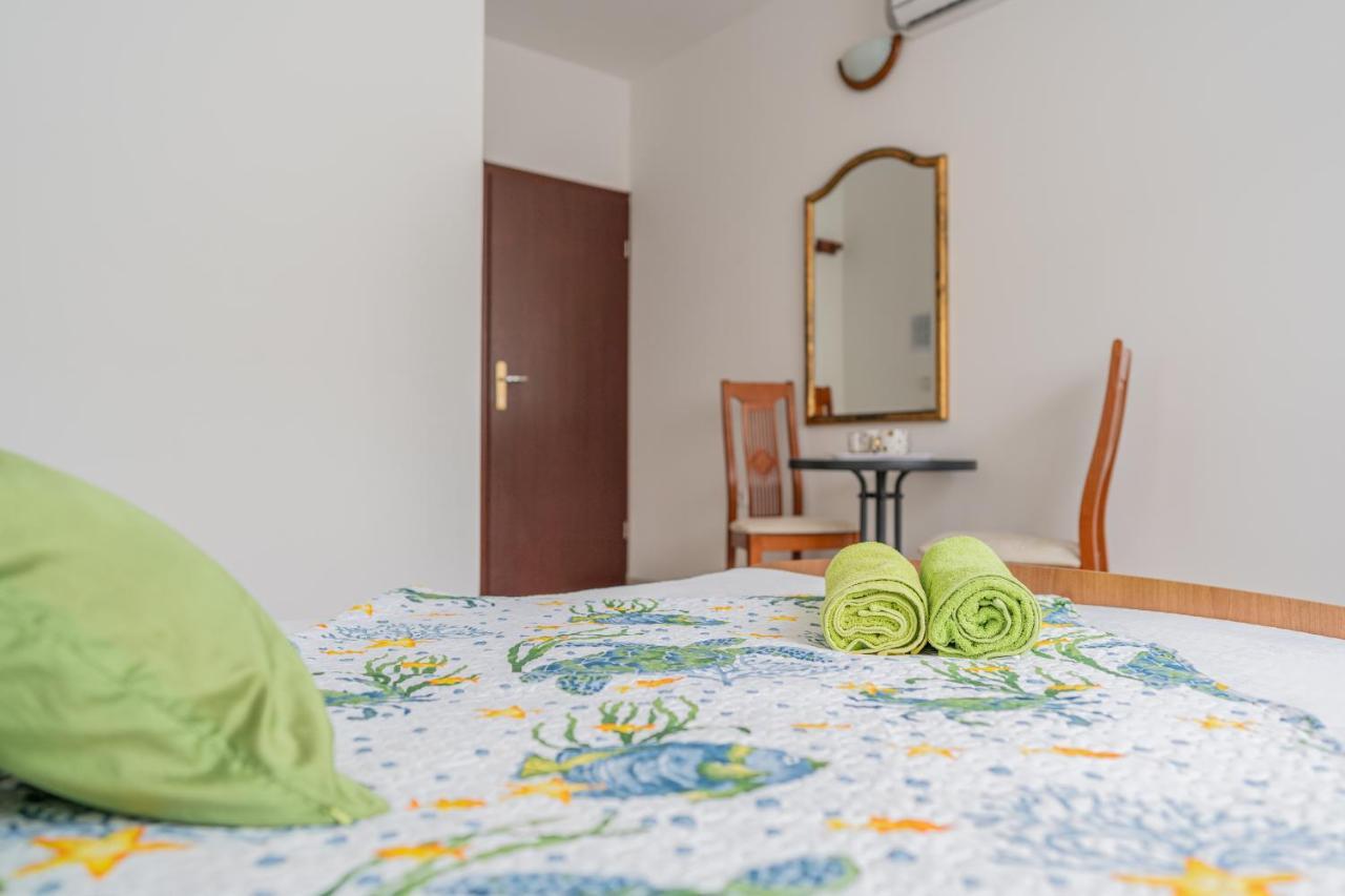 Guesthouse Kamarin 波梅纳 外观 照片