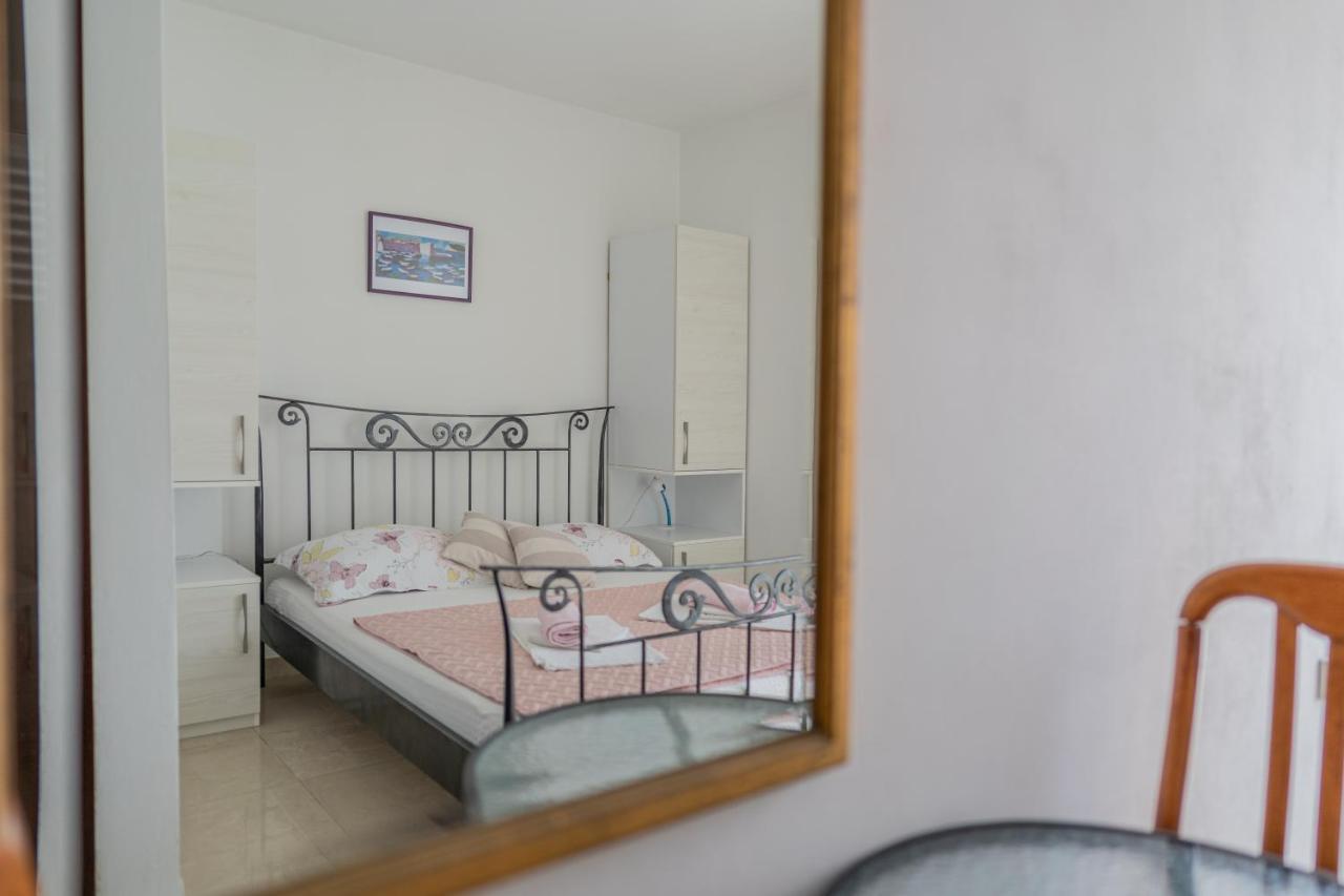 Guesthouse Kamarin 波梅纳 外观 照片